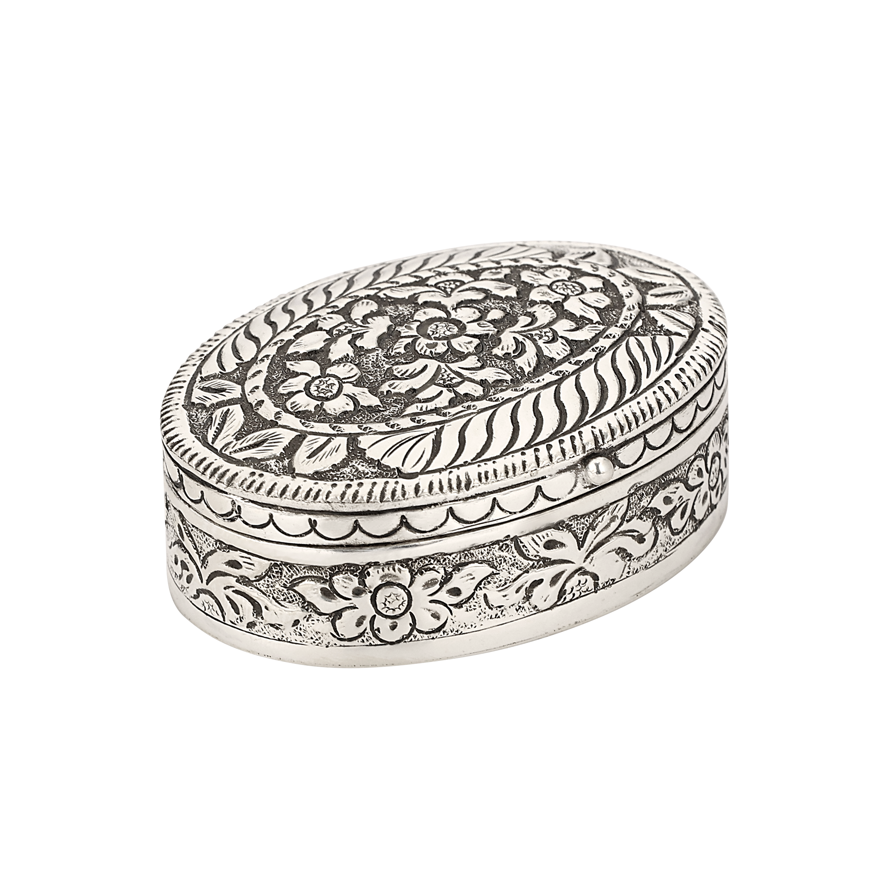 Exquisitely crafted Jalan’s 92.5% pure silver Sandook Box – BIS Hallmarked for authenticity and elegance, perfect for storing precious keepsakes or gifting.